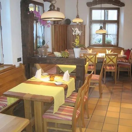 Ellenbergs Restaurant & * Hessheim