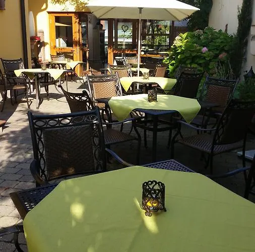 Отель Ellenbergs Restaurant & *